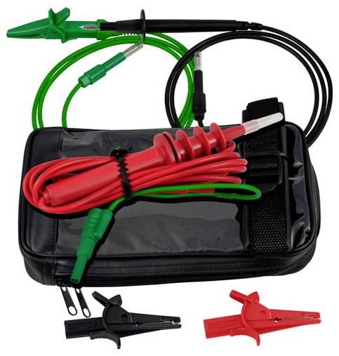 Satz von elektrischen Testleitern und Krokodilklemmen in Rot, Grün und Schwarz, dargestellt mit einem schwarzen Tragetasche mit Reißverschluss.