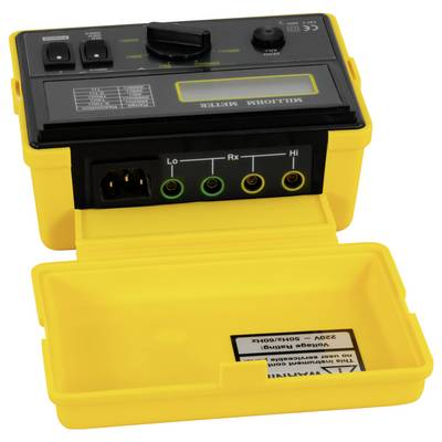 Gelbes tragbares Elektrotestgerät mit vier Eingangsbuchsen, Display, Bedienungselementen und offener Aufbewahrungsbox