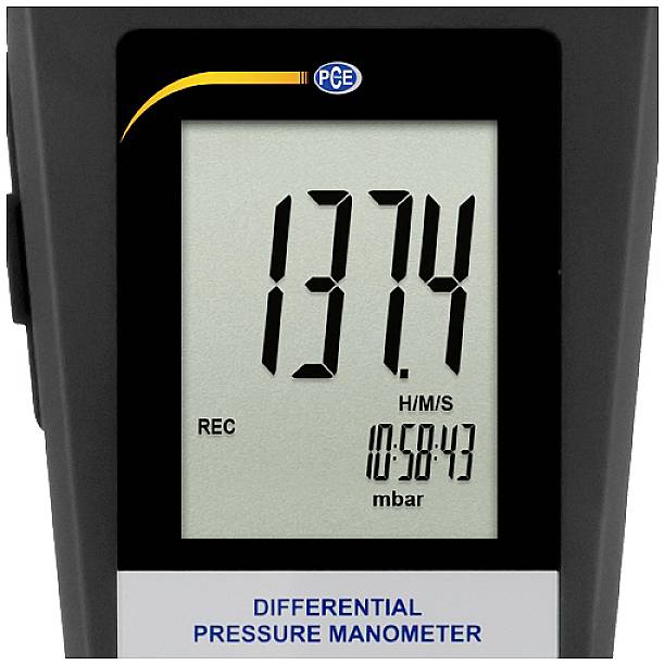 Manometer zeigt Differenzdruck von 1374 mbar, Aufnahmezeit 10:58:43. Gerät zur Messung von Luftdruck in H/M/S-Einheiten.