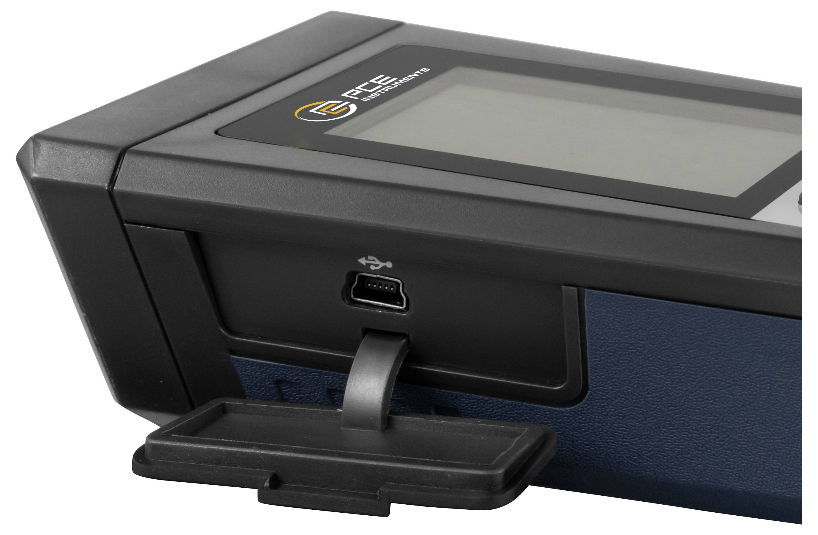 Nahaufnahme eines tragbaren biometrischen Geräts mit Touchscreen und seitlichem USB-Anschluss, das seine offene Schutzabdeckung auf einem dunkelblauem Gehäuse zeigt.