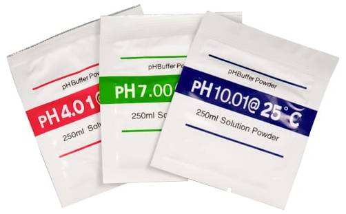 Drei pH-Pufferpulver-Päckchen mit den Bezeichnungen pH 4,01, pH 7,00 und pH 10,01, jeweils für 250ml Lösung.