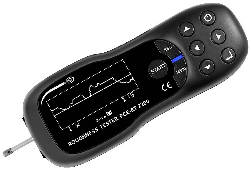 Ein Rauhigkeitsmessgerät mit digitalem Display zeigt eine grafische Darstellung der Rauheitsmessung. Markentext: 'ROUGHNESS TESTER PCE-RT 2200'.