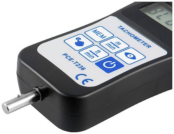 Ein Hand-Tachometer mit digitalem Display, Tastenfeld zur Bedienung und Messspitze zur Drehzahlmessung in Umdrehungen pro Minute.