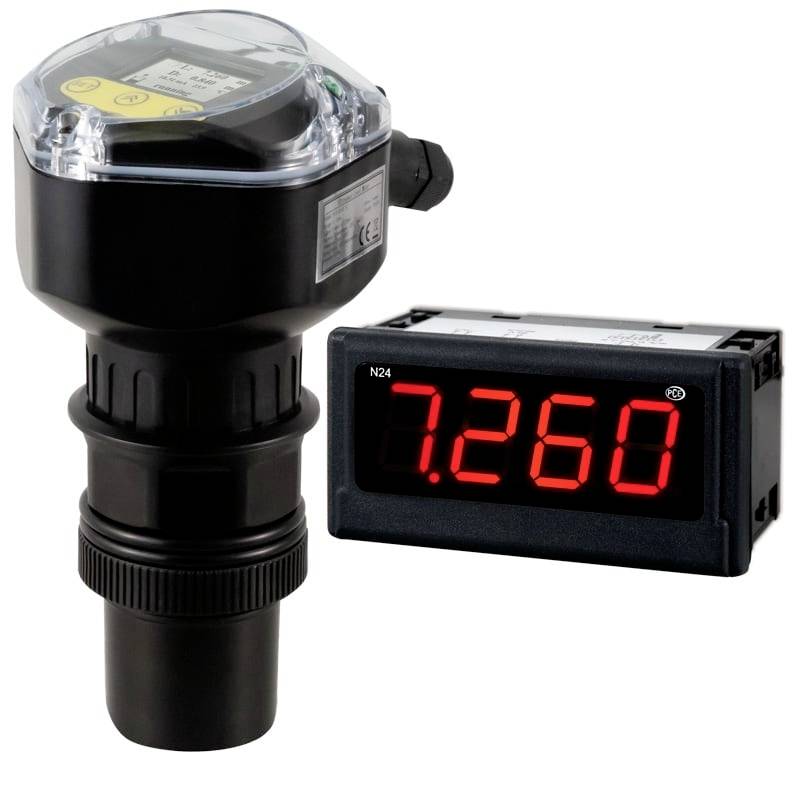 Schwarzer Industriesensor mit angebrachtem digitalen Display, das 7.260 in roten LED-Ziffern anzeigt.