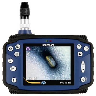 Tragbare Endoskop-Inspektionskamera mit integriertem Bildschirm, der eine Nahaufnahme einer Innenansicht eines Rohrs oder einer Kavität zeigt, beschriftet mit „BORESCOPE" und „PCE-VE 200".