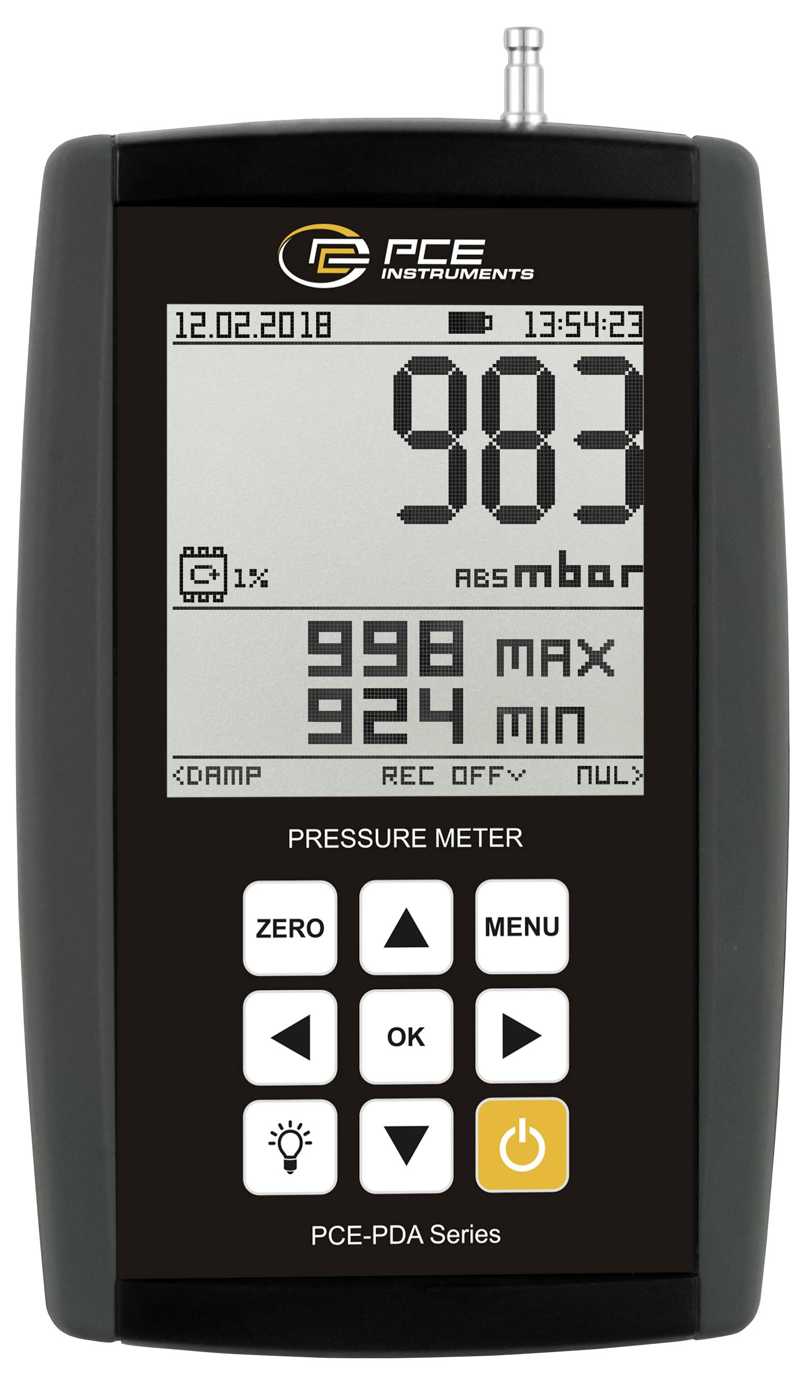 Tragbares PCE-Druckmessgerät mit einer Anzeige von 983 mbar, mit maximalen 998 und minimalen 924 Messwerten auf dem Bildschirm.