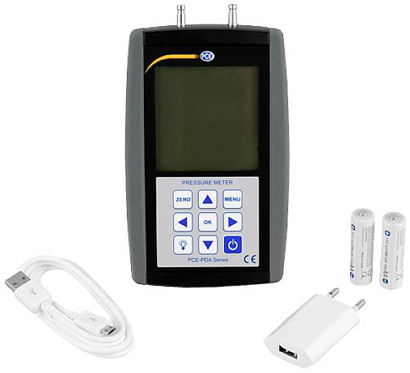 Druckmessgerät mit Kabel, Ladegerät und zwei Batterien abgebildet. Ideal für Drucküberwachung in technischen Anwendungen.