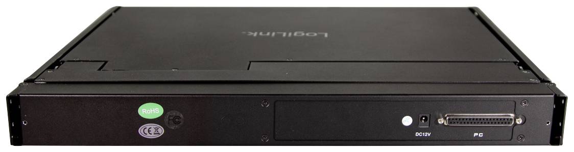 Ein schwarzer metallischer Rackmount-Computer mit Lüftungsschlitzen, verschiedenen Anschlussmöglichkeiten und grünen Kontrollleuchten.