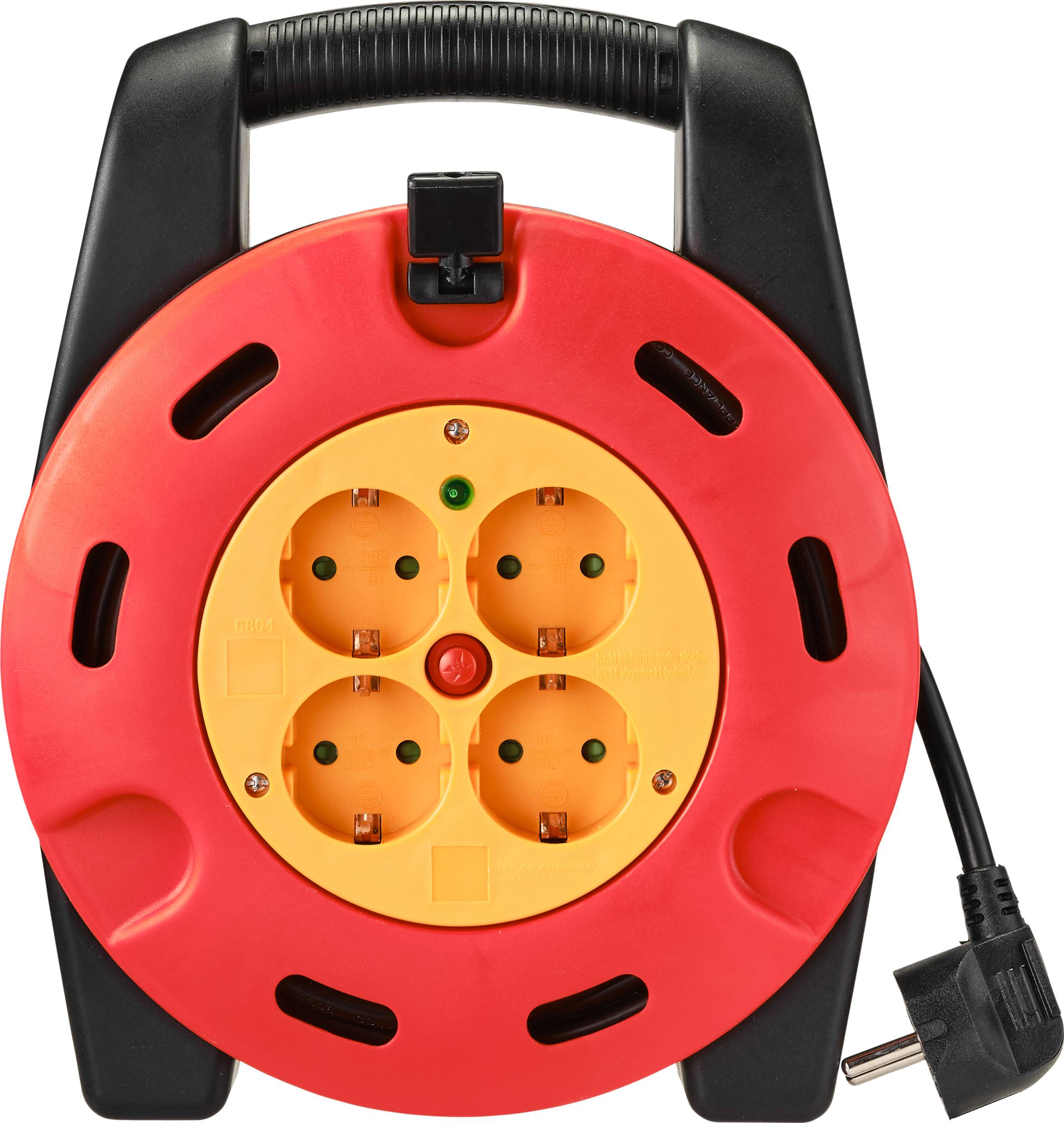 Ein rotes Kabeltrommel-Gehäuse mit vier gelben Steckdosen und einem schwarzen Griff. Ein angeschlossener schwarzer Stecker hängt an der Seite.