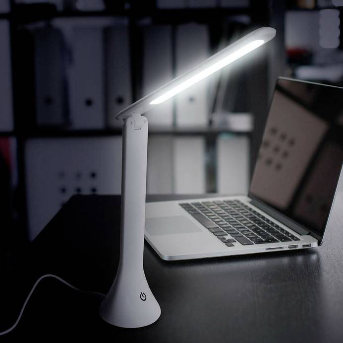 LED-Schreibtischleuchten spenden genügend Licht, um effizient arbeiten zu können