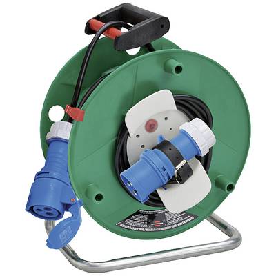 Grüne Kabeltrommel mit blauem industriellen Stecker, montiert auf einem silbernen Gestell, geeignet für Baustellen.