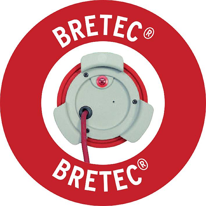 Ein rundes rotes Logo mit der Aufschrift 'BRETEC®' zeigt eine Rückseite mit einem Kabelanschluss in der Mitte.
