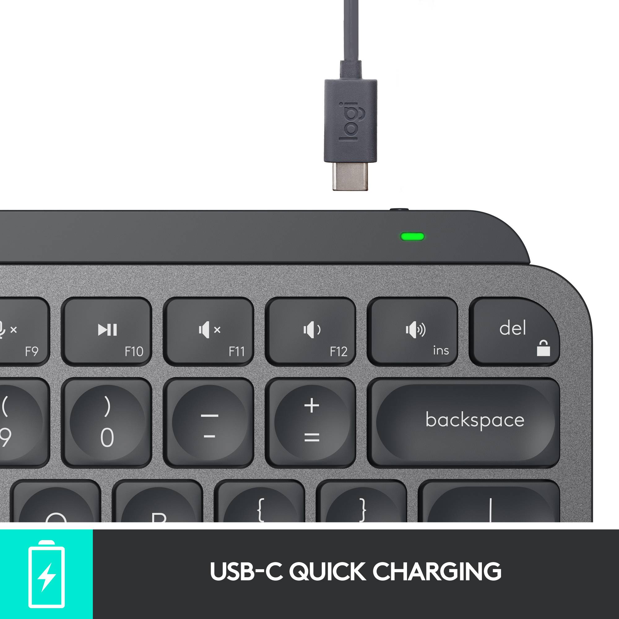 Tastatur mit USB-C-Anschluss und grünem Ladesymbol; Text 'USB-C Quick Charging' zeigt schnelles Aufladen an.