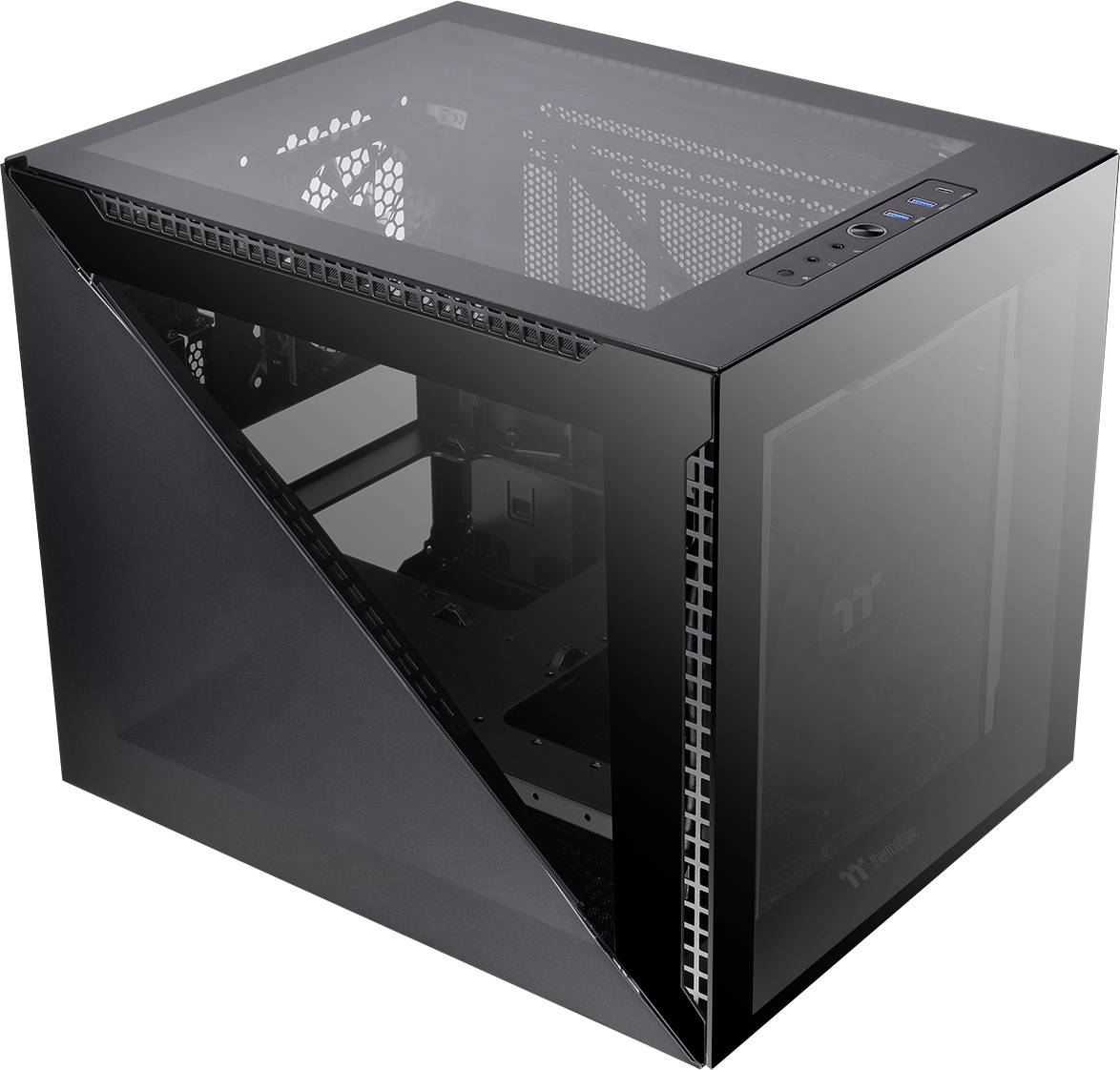 Ein leerer, schwarzer Computer-Tower mit durchsichtigem Gehäuse auf der rechten Seite. Oben befinden sich einige Anschlussmöglichkeiten.