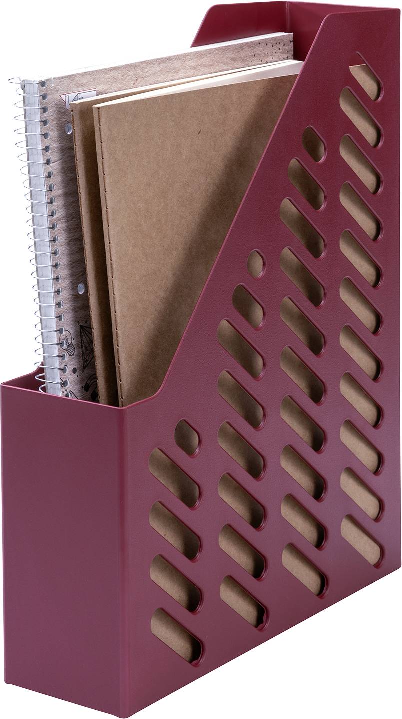 Roter Zeitschriftensammler mit zwei braunen Notizbüchern und einem Spiralblock darin.