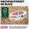 'Nachhaltigkeit im Blick': Bild zeigt zwei Rollen Klebeband der Marke tesa vor einem Hintergrund aus Holz. FSC-Logo und Hinweis auf nachhaltige Herkunft. 