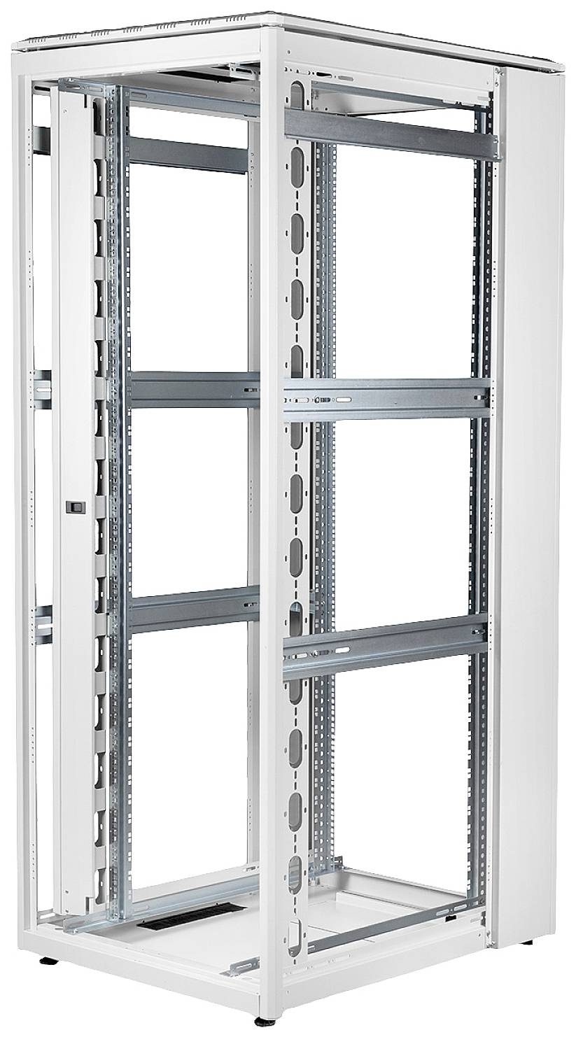 Ein weißer, leerer Server-Rack-Schrank ohne Geräte, mit mehreren Regalen und Lüftungsschlitzen. Geeignet für IT- und Netzwerkgeräte.