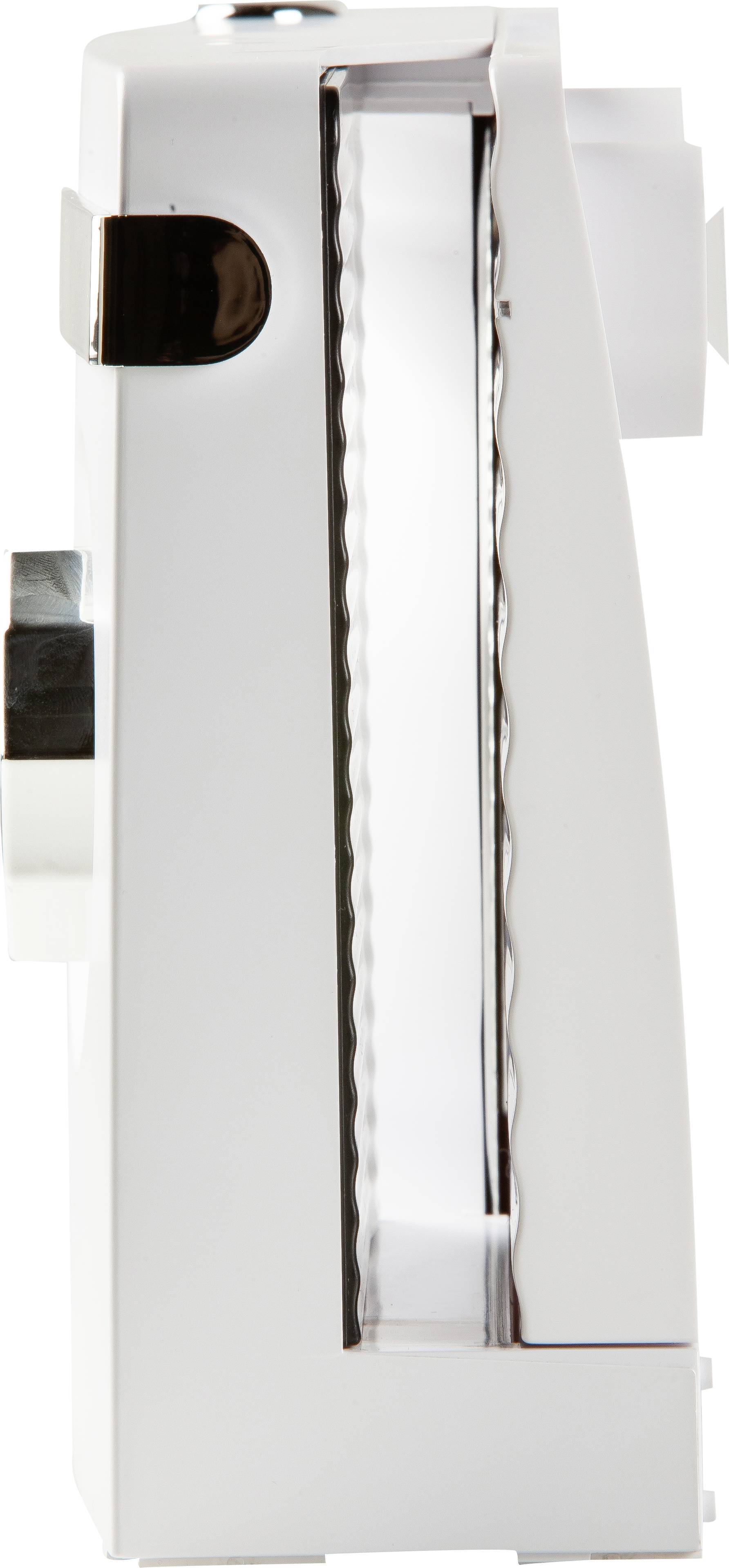 Seitenansicht eines weißen Küchengeräts mit einem Drehknopf und einem Metallverschluss, vermutlich ein Toaster oder Schneidegerät.