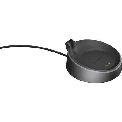 Schwarzes, rundes Ladegerät mit Kabel, Markenname 'Jabra' erkennbar, zwei goldfarbene Kontaktpunkte sichtbar.
