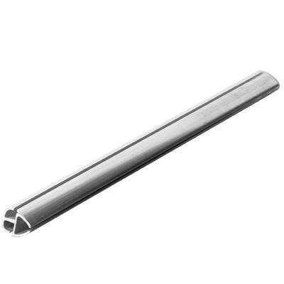 Metallischer Hohlzylinder, horizontal liegend, mit einer Längsöffnung auf einer weißen Fläche.