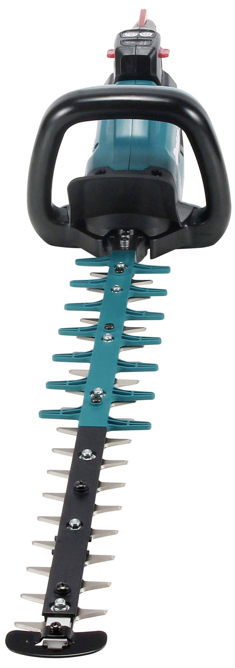 Eine elektrische Heckenschere mit schwarzem Griff und blauem Gehäuse, die gerade nach unten zeigt.