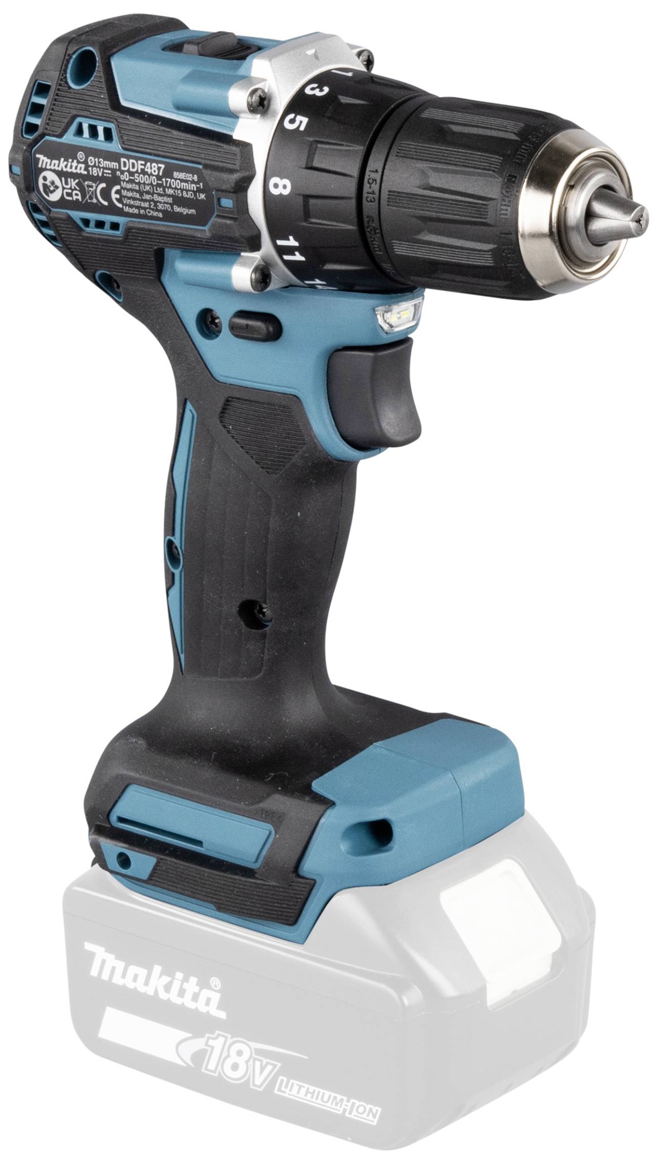 Ein blauer und schwarzer kabelloser Akkuschrauber mit silbernem Bohrfutter, stehend auf einer weißen Fläche, ohne eingesetzten Akku.