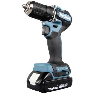 Ein kabelloser, blauer Akkuschrauber der Marke Makita, stehend auf einem Tisch, mit einem schwarzen Griff und einem 18V-Akku.