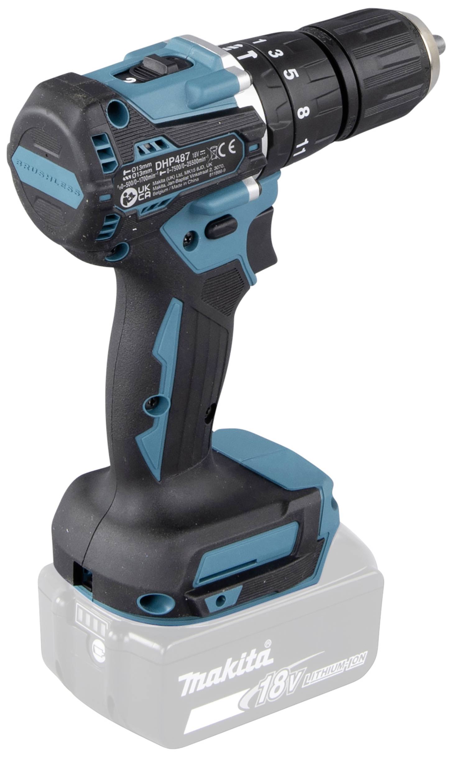 Akkubohrmaschine mit blau-schwarzem Gehäuse, 18V Lithium-Ionen-Akku, Drehmomentregler und Bohrfutter mit Geschwindigkeitsstufen.