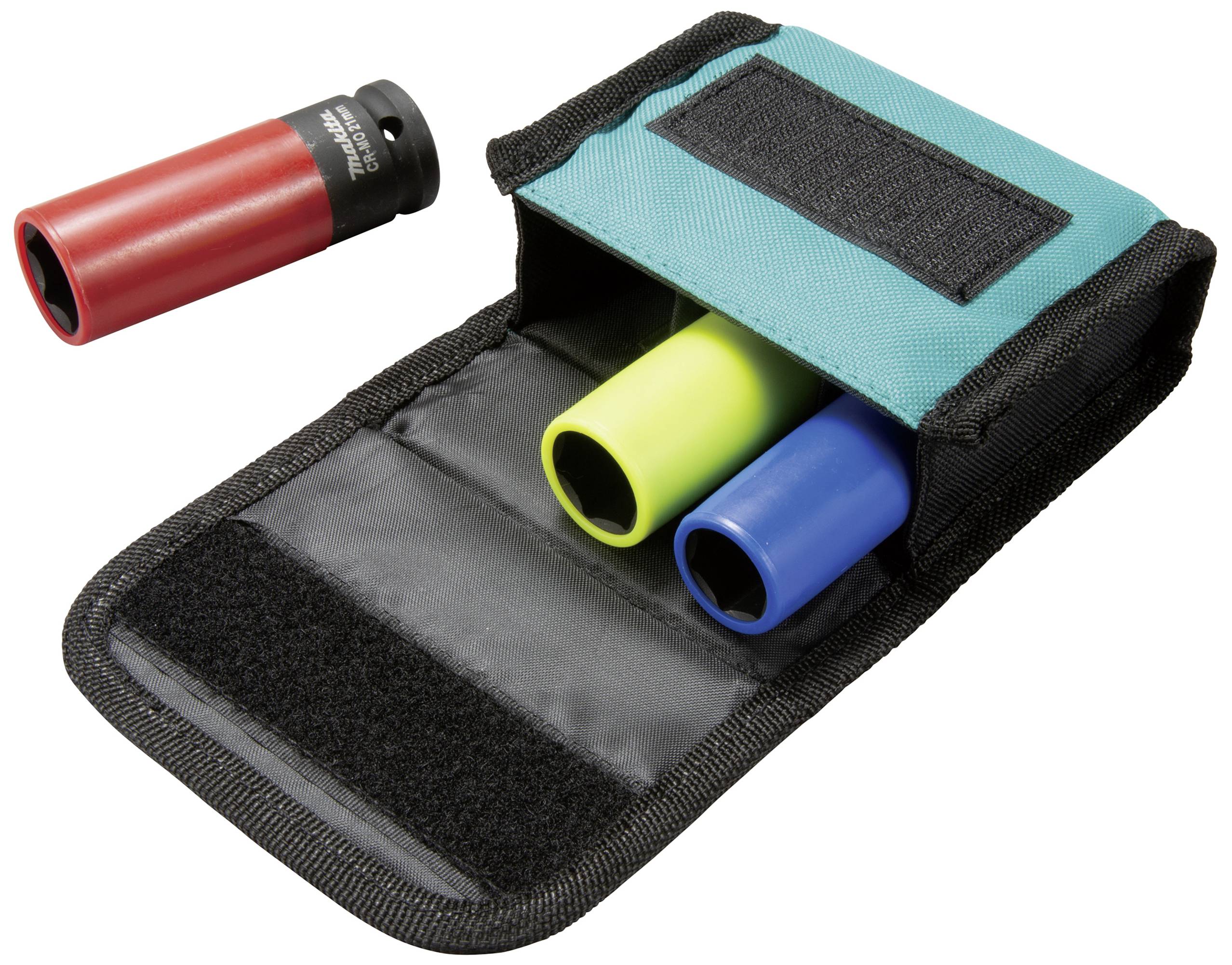Ein geöffneter, kleiner, grün-schwarzer Beutel mit zwei zylindrischen Batterien in Gelb und Blau. Eine rote Batterie liegt daneben.