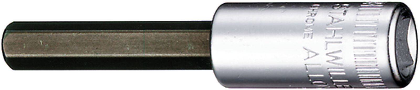 Ein Sechskant-Schraubendreheraufsatz aus Metall, mit einem silbernen Steckschlüsselkopf und schwarzem Sechskantschaft.