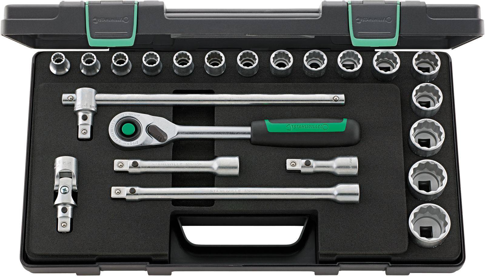 Ein Werkzeugkoffer mit verschiedenen Steckschlüsseln, einem Ratschenschlüssel und Verlängerungen. Ideal für mechanische Reparaturen.