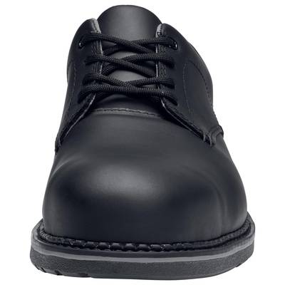 Schwarzer Lederschuh, Vorderansicht, mit Schnürsenkeln.
