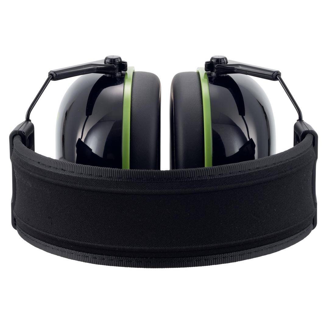 Ein schwarzer Gehörschutz mit grünen Details, von vorne gezeigt. Verwendet zur Lärmreduzierung in lauten Umgebungen.