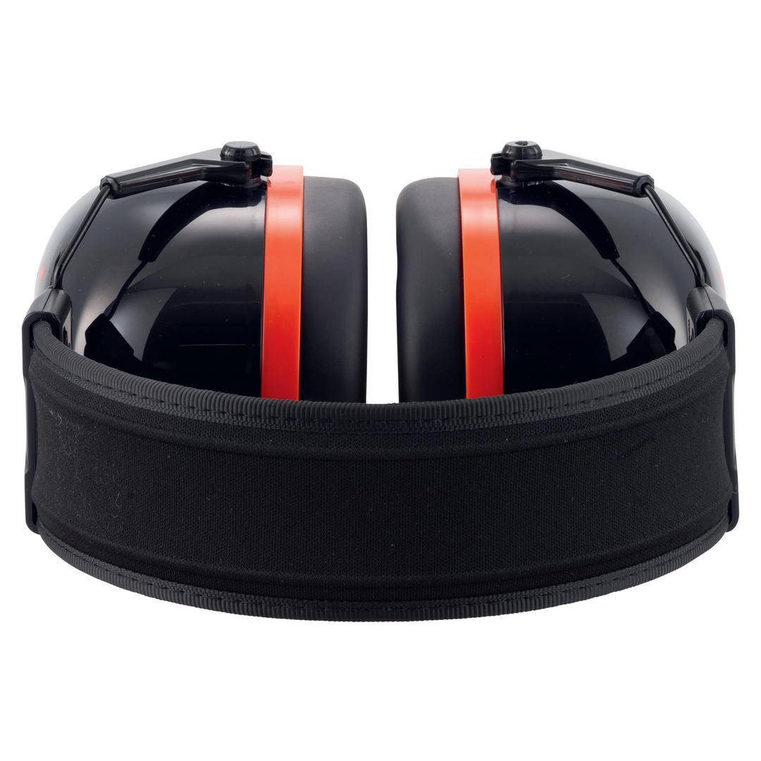 Kopfhörer mit schwarzem und rotem Design, die auf einem Tisch liegen.