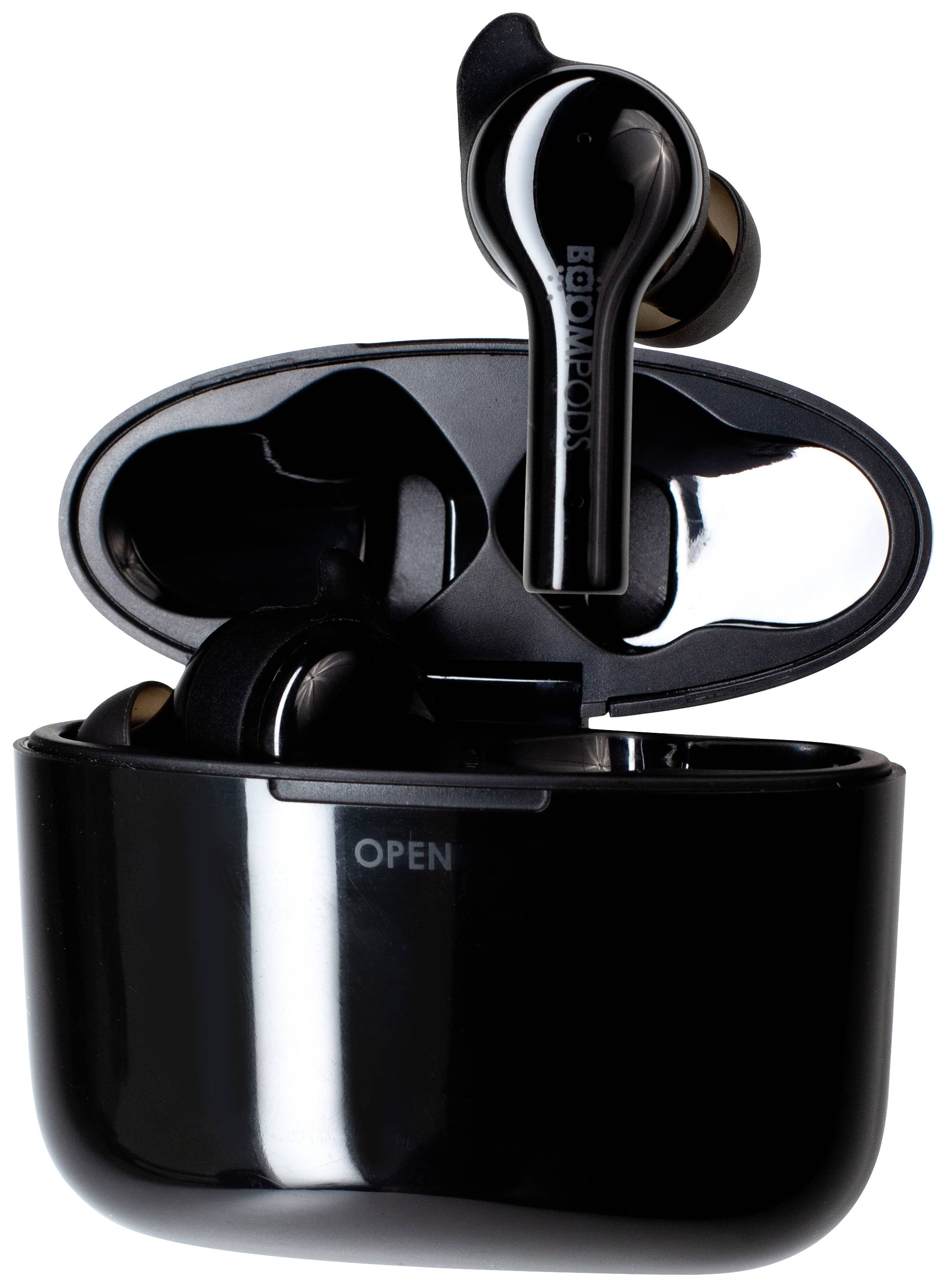 Schwarze kabellose Ohrhörer in offenem Ladeetui, ein Ohrhörer aufgerichtet im Etui.