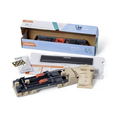 Im Bild sind die Einzelteile eines TV-Wandhalterungssatzes zu sehen, inklusive Montagematerial, Anleitung und Verpackung.