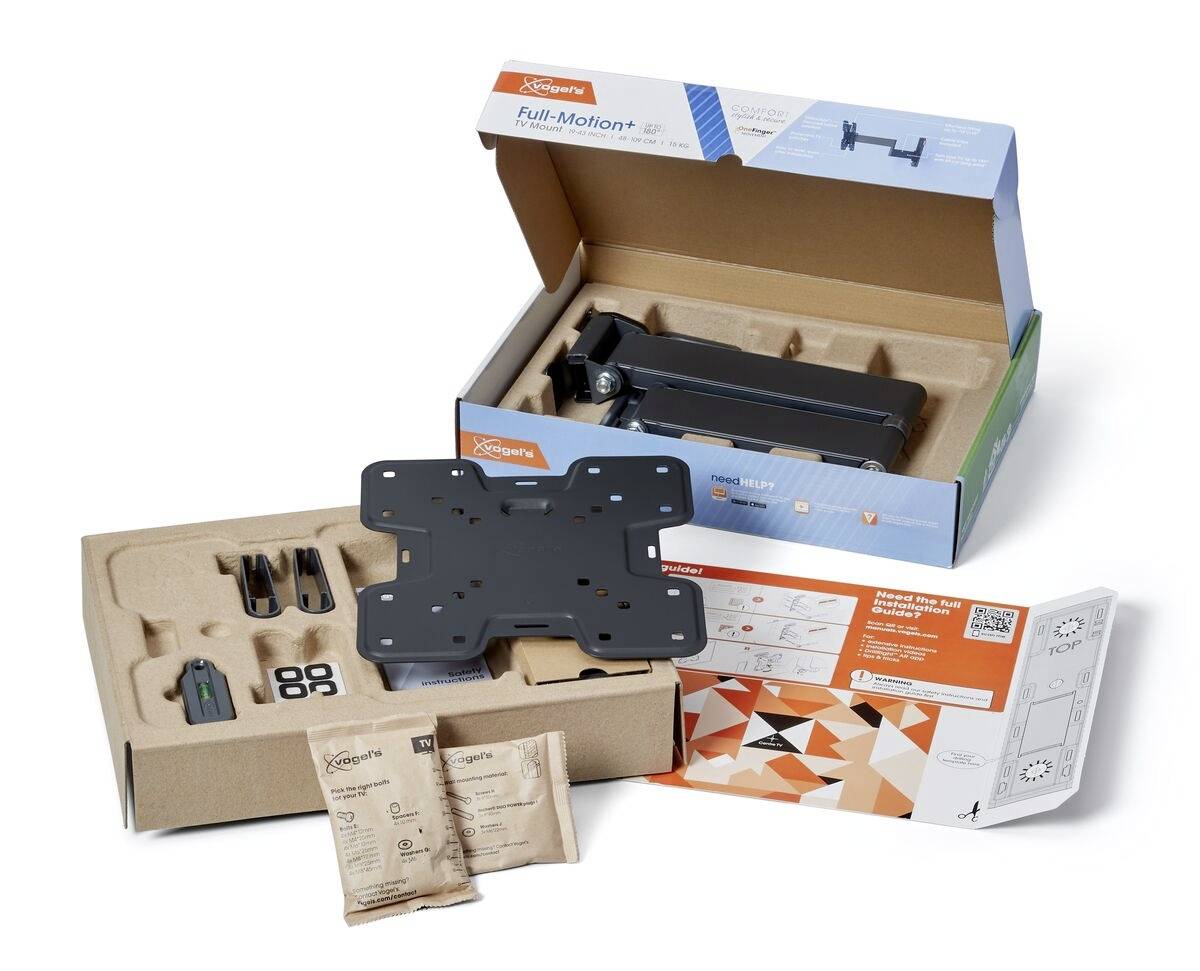 'Fleximounts Full-Motion+ TV-Wandhalterung' im Karton, enthält Montagematerial, Gebrauchsanweisung und eine schwarze Halterungsplatte.