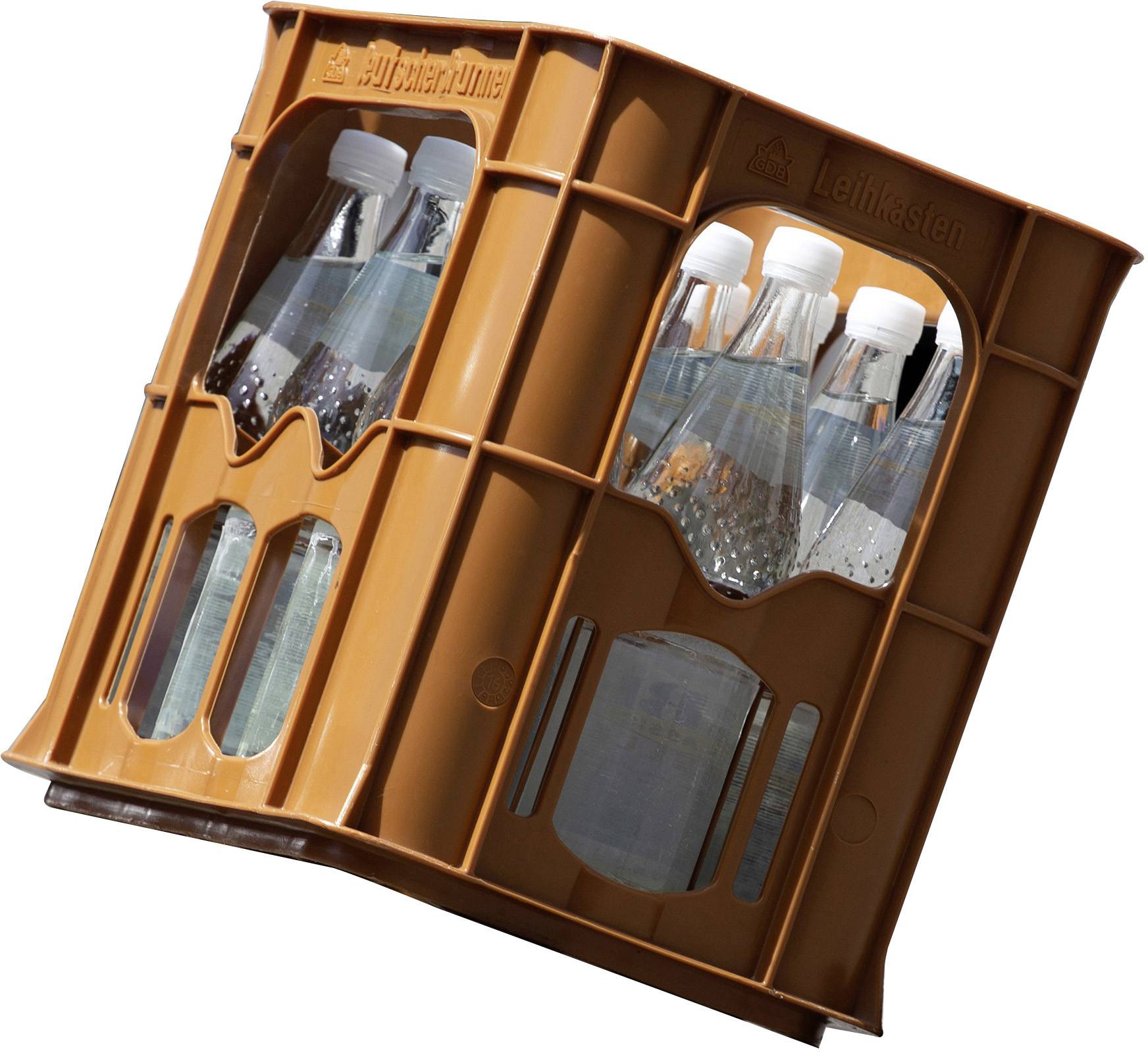 Eine braune Getränkekiste mit mehreren durchsichtigen Plastikflaschen, die Wasser enthalten.