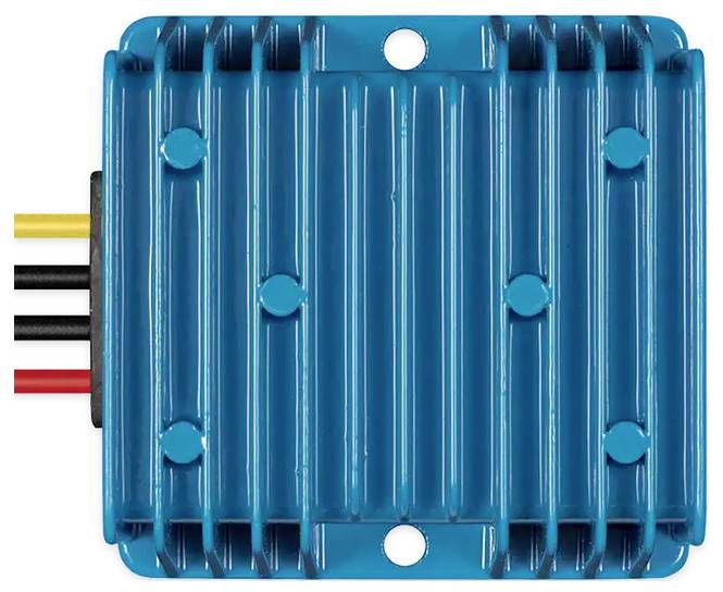 Eine blaue elektronische Komponente mit gerippter Textur und drei farbigen Kabeln (rot, schwarz, gelb), die von der linken Seite herausragen.