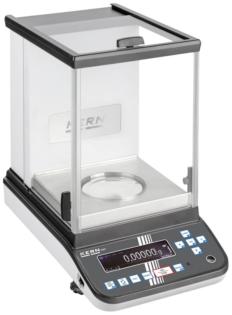 Elektronische Präzisionswaage mit Schutzabdeckung und digitalem Display, zeigt Gewichtswerte genau an. Becherglasplattform sichtbar.