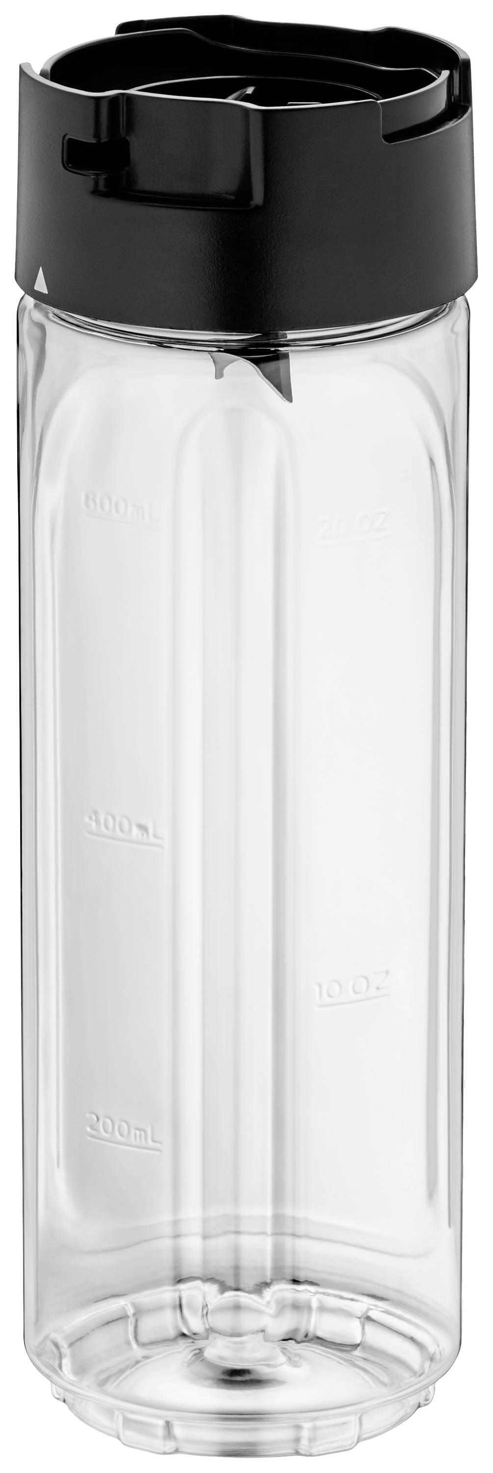 Transparente Plastikflasche mit schwarzem Deckel, misst bis zu 700 ml. Geeignet für Wasser oder Sportgetränke.