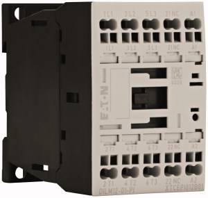 Ein elektrischer Schütz von Eaton mit mehreren Anschlussklemmen, verwendet zur Steuerung von elektrischen Schaltkreisen.