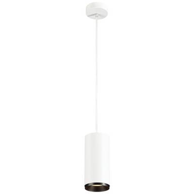Eine moderne, zylinderförmige Hängeleuchte in Weiß mit schwarzer Innenfläche, hängt von der Decke. Ideal für zeitgenössisches Interieur.