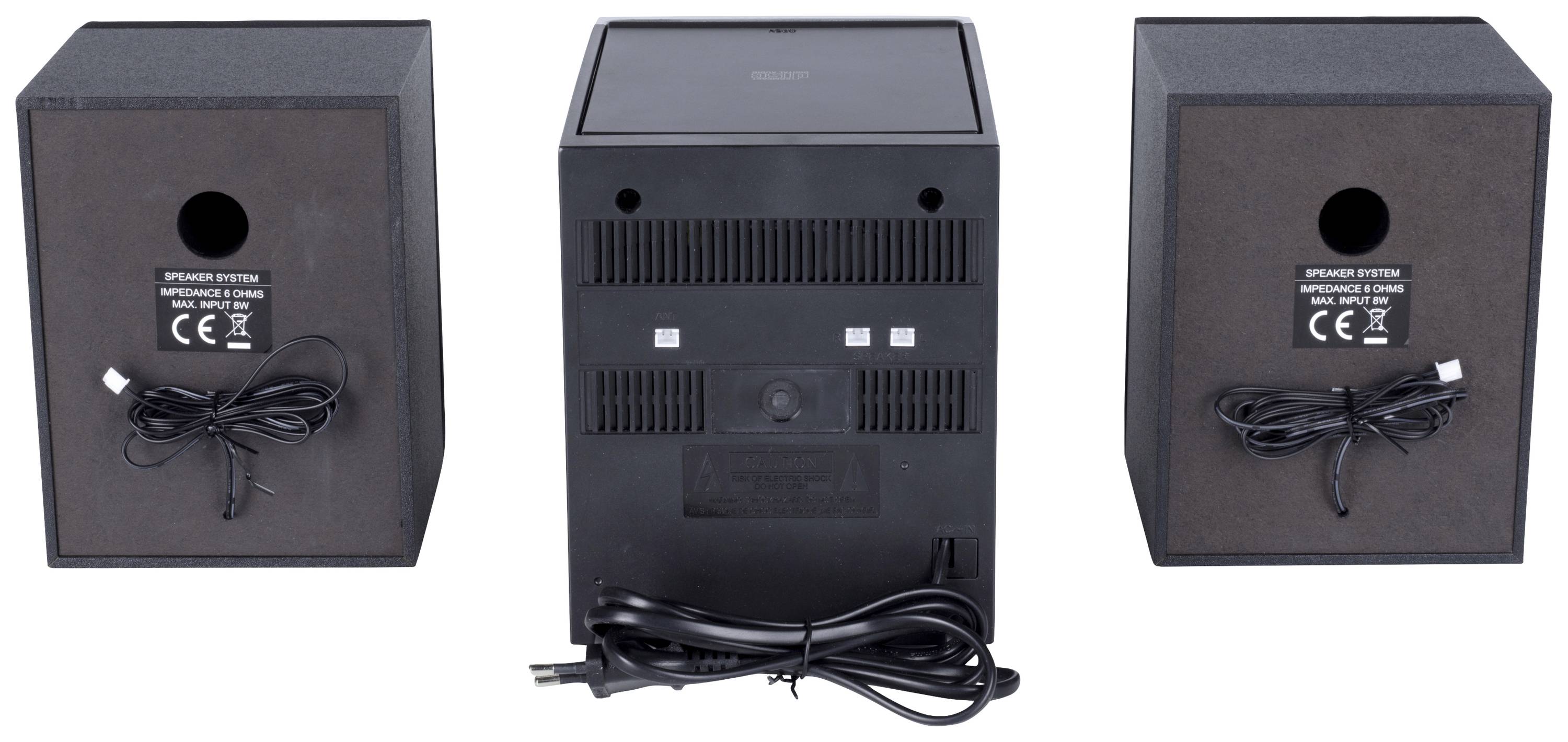 Drei Lautsprecher, bestehend aus einem größeren Subwoofer in der Mitte und zwei kleineren Lautsprechern auf beiden Seiten. Kabel sind angeschlossen.