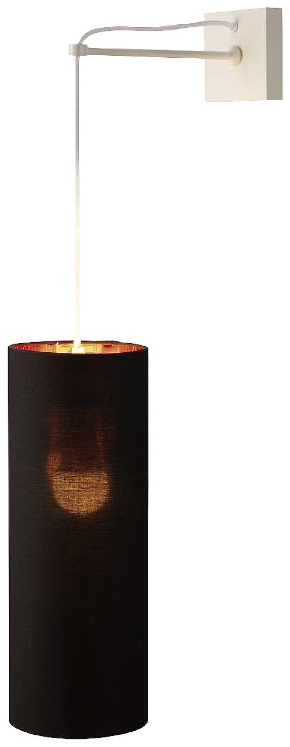 Schwarze Wandleuchte mit zylindrischem Lampenschirm und weißem Wandhalter, strahlt warmes Licht nach unten ab.