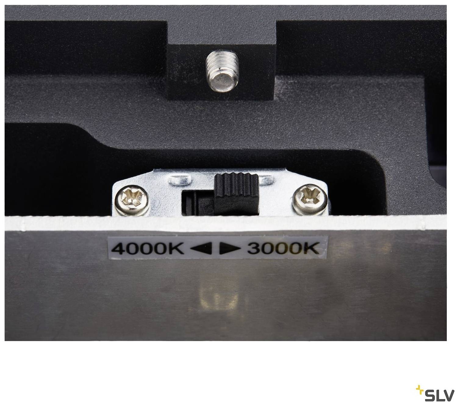 Lichtschalter mit Beschriftung '4000K' auf der linken Seite und '3000K' auf der rechten Seite. Schalter steht auf '3000K'.