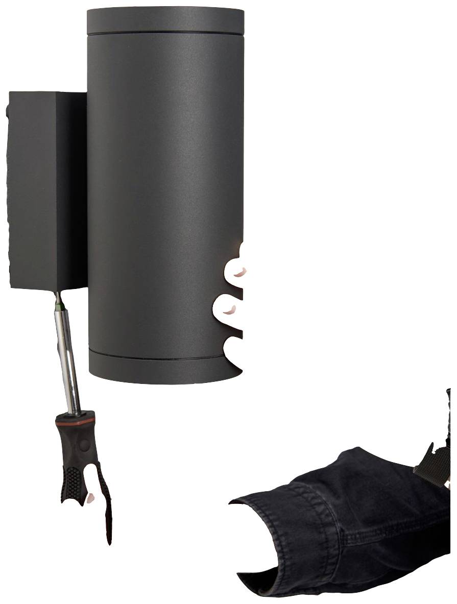 Eine Hand hält einen zylindrischen, schwarzen Behälter an der Wand, während ein Schraubendreher in der Behälterhalterung steckt.
