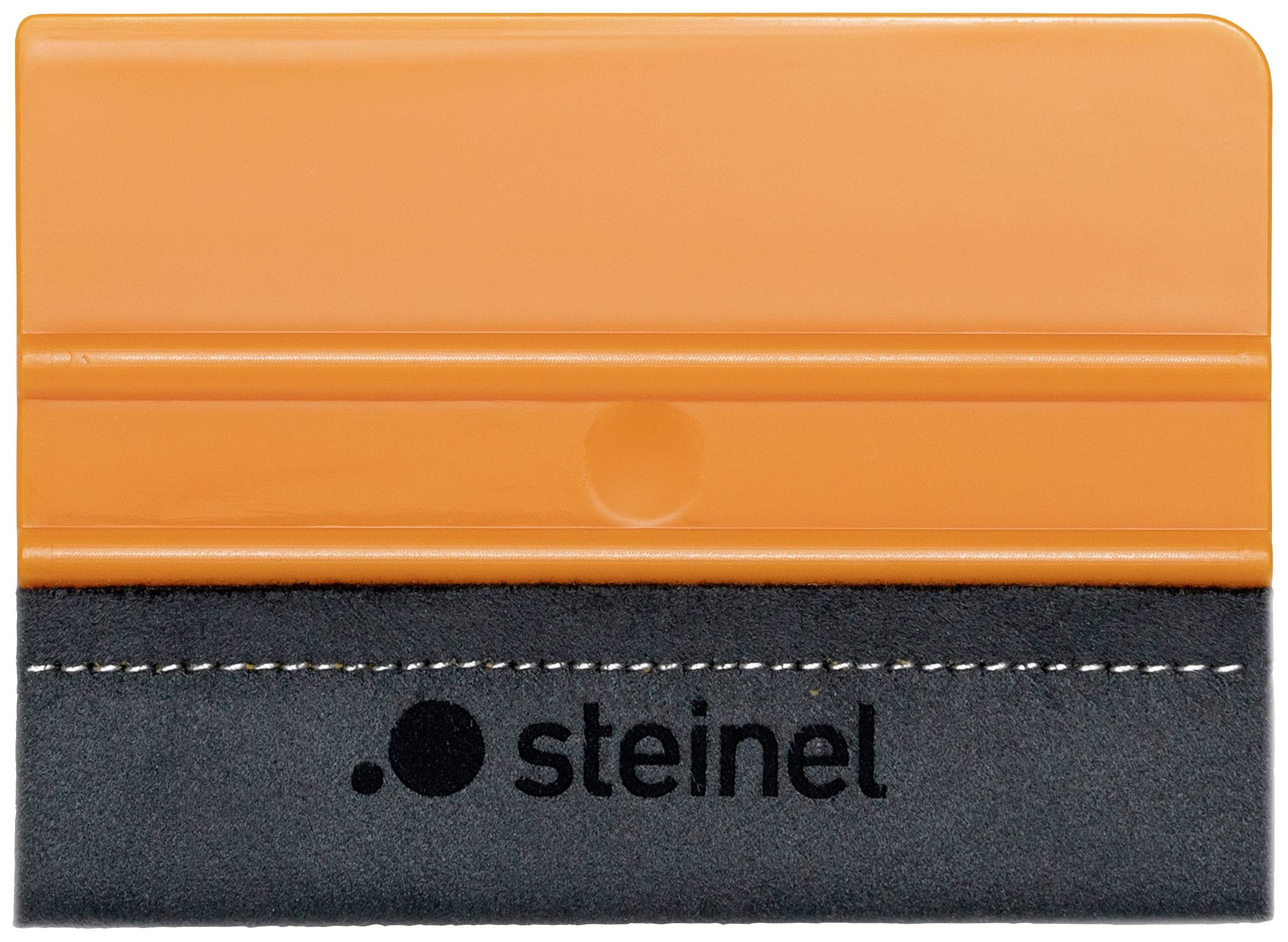 Ein orangefarbener Kunststoffrakel mit schwarzem Schaumstoffstreifen unten und dem Schriftzug 'steinel' darauf.