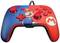 Ein Gamecontroller in Rot und Blau mit Comicfigur und Symbolen.
