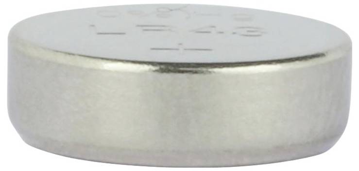 Silberne Knopfzelle-Batterie mit flachem, rundem Gehäuse und schwach sichtbarer Aufschrift oben.